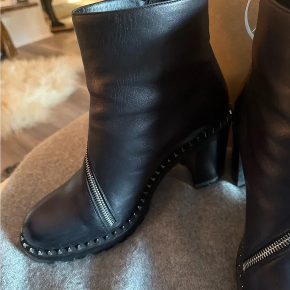 Christian Louboutin Birgitta Lug 70 Calf Black Ankle Boots with Silver Zippers - Picture 6 of 10